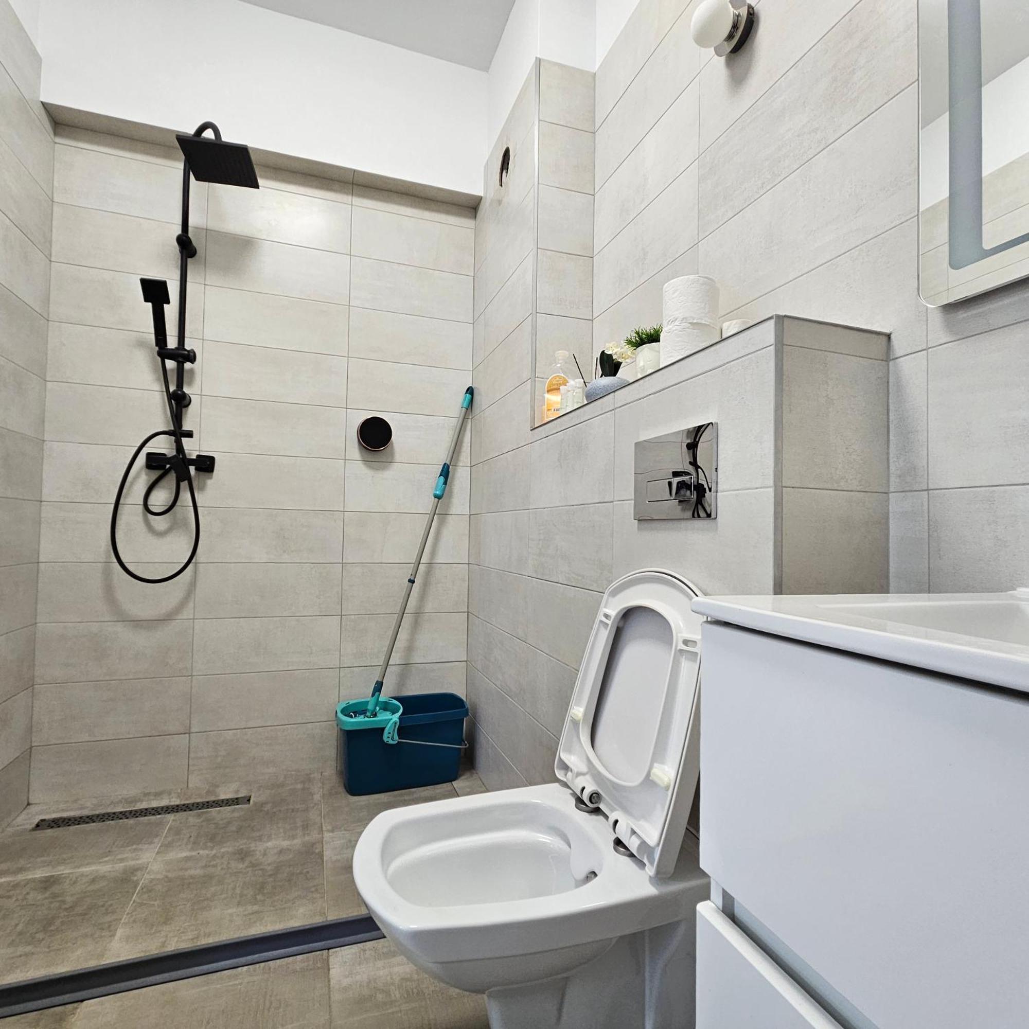 Apartament Dem Radulescu Langa Strand Râmnicu Vâlcea Extérieur photo